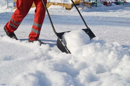 Уборка снега и льда: как организовать и что проконтролировать 